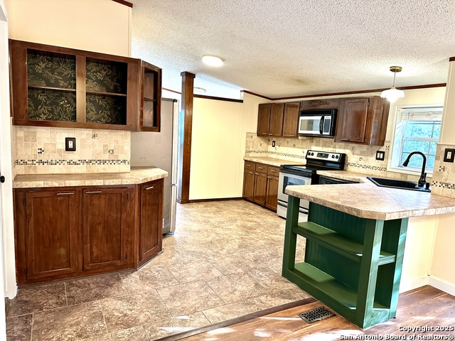 Image 9 of 34 For 286 Valley View