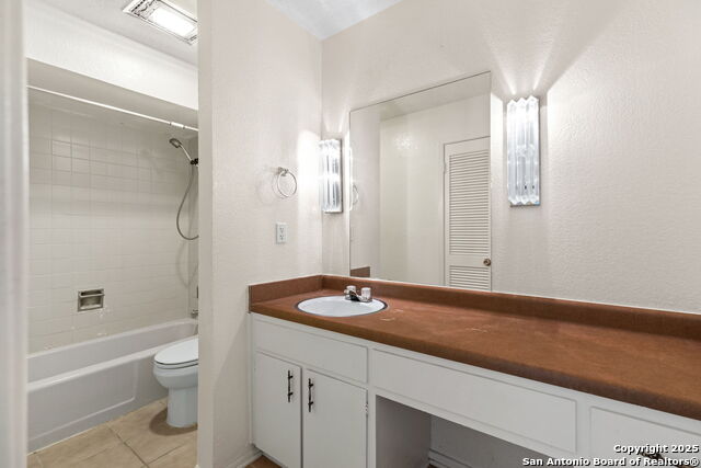 Image 19 of 26 For 8715 Starcrest  26