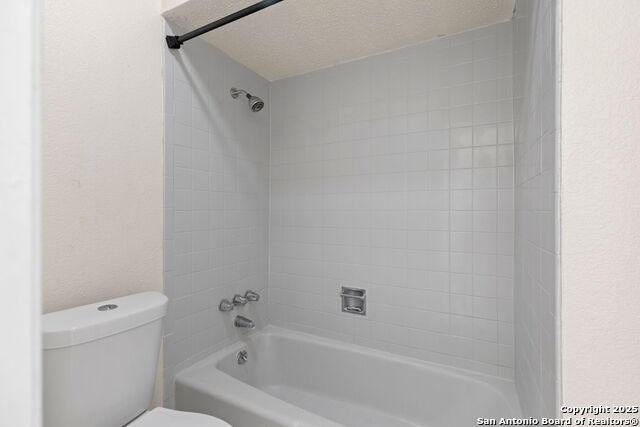 Image 23 of 26 For 8715 Starcrest  26