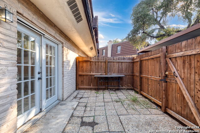 Image 25 of 26 For 8715 Starcrest  26