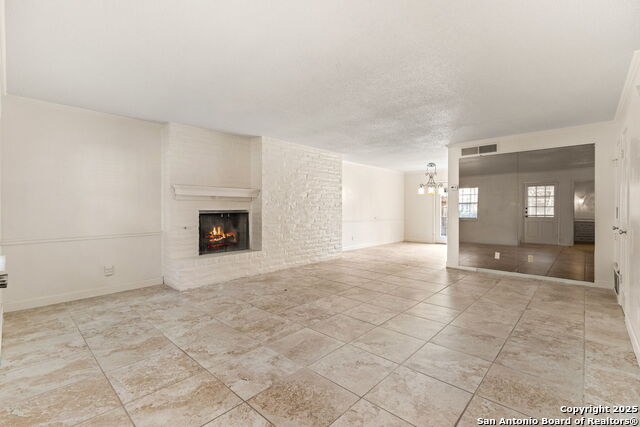 Image 4 of 26 For 8715 Starcrest  26