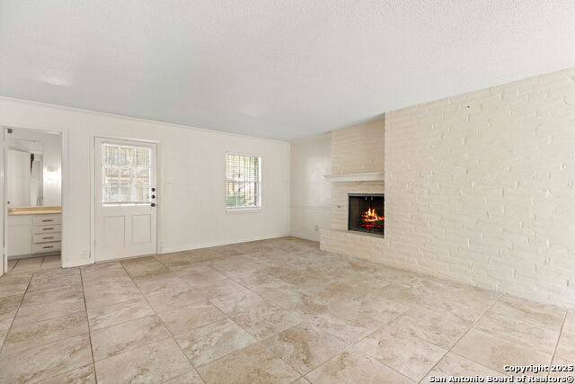 Image 7 of 26 For 8715 Starcrest  26