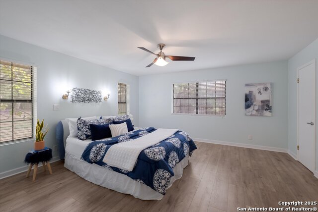 Listing photo id 10 for 26042 Cypress Oaks