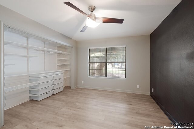 Listing photo id 15 for 26042 Cypress Oaks