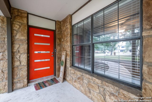 Listing photo id 0 for 26042 Cypress Oaks
