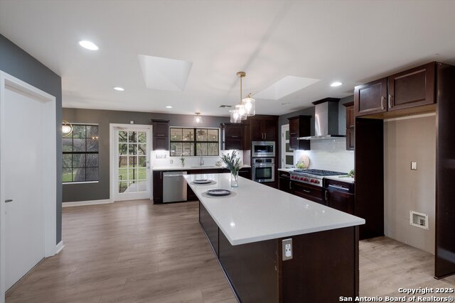 Listing photo id 6 for 26042 Cypress Oaks