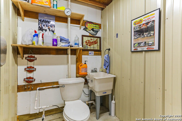 Image 25 of 35 For 1572 Cougar  