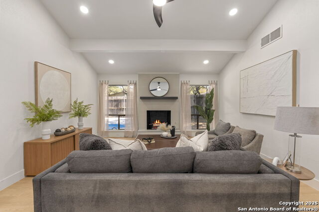 Image 10 of 36 For 13114 Hunters Circle N