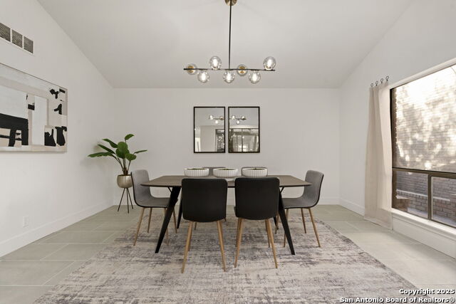 Image 5 of 36 For 13114 Hunters Circle N