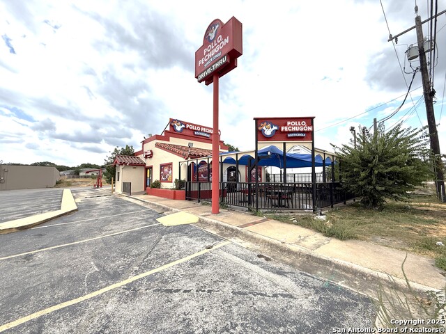 Listing photo id 8 for 11470 Perrin Beitel