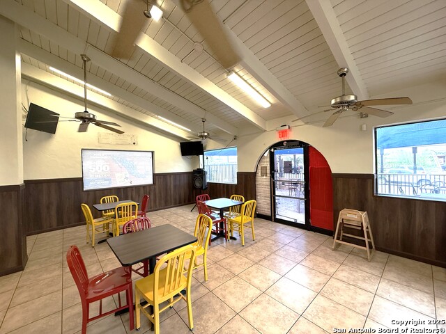 Listing photo id 14 for 11470 Perrin Beitel