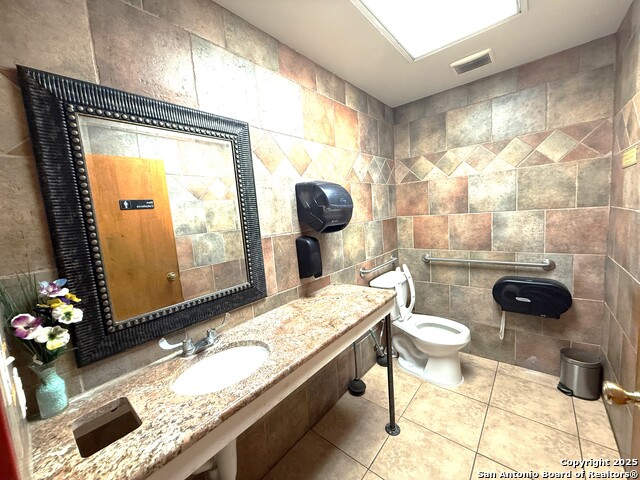 Listing photo id 18 for 11470 Perrin Beitel