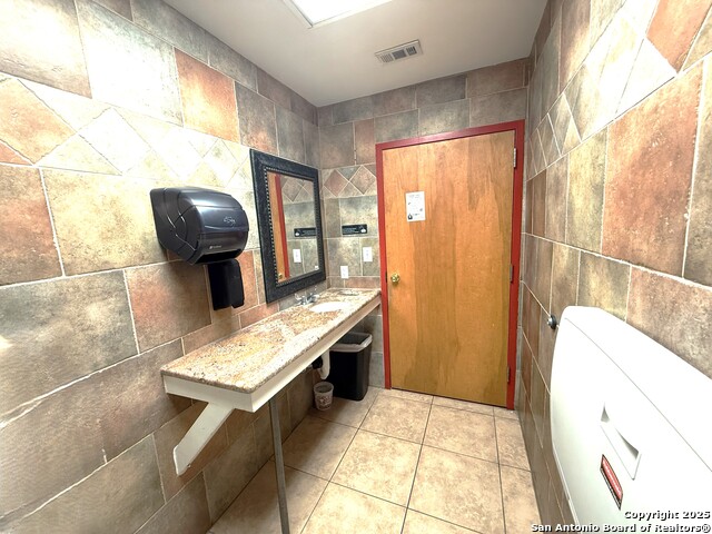 Listing photo id 21 for 11470 Perrin Beitel