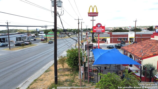 Listing photo id 1 for 11470 Perrin Beitel