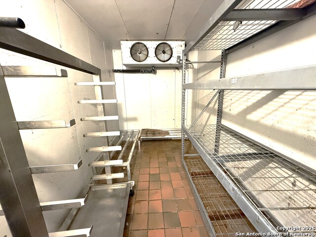 Listing photo id 28 for 11470 Perrin Beitel