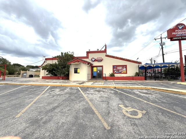 Listing photo id 2 for 11470 Perrin Beitel