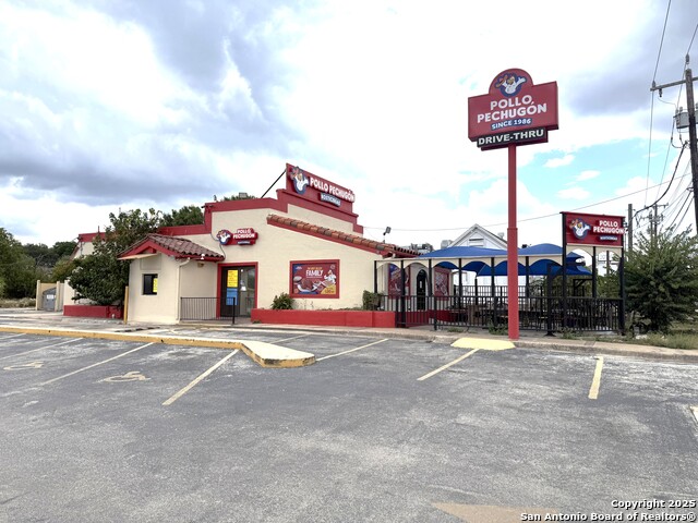 Listing photo id 3 for 11470 Perrin Beitel