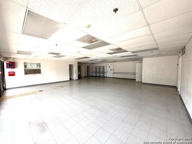 Listing photo id 15 for 8001 Midcrown