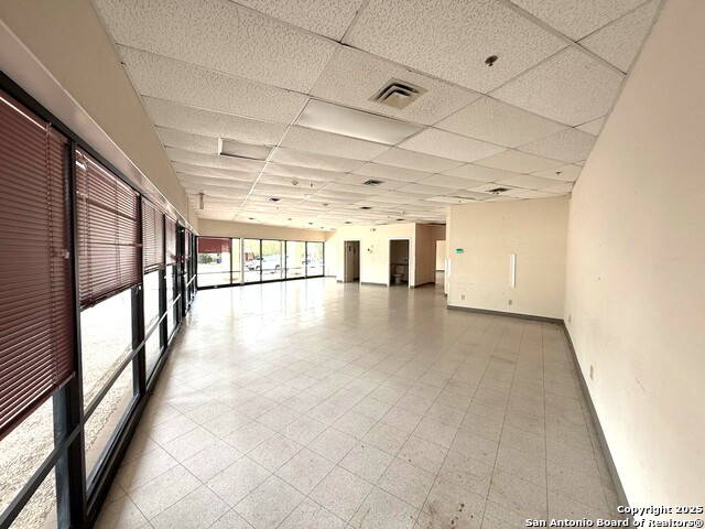 Listing photo id 16 for 8001 Midcrown