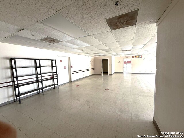 Listing photo id 22 for 8001 Midcrown