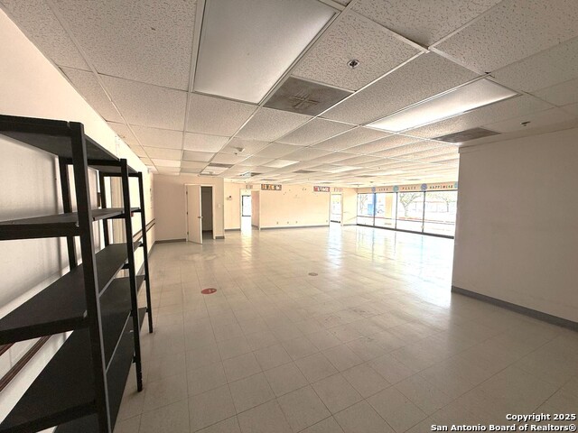 Listing photo id 27 for 8001 Midcrown