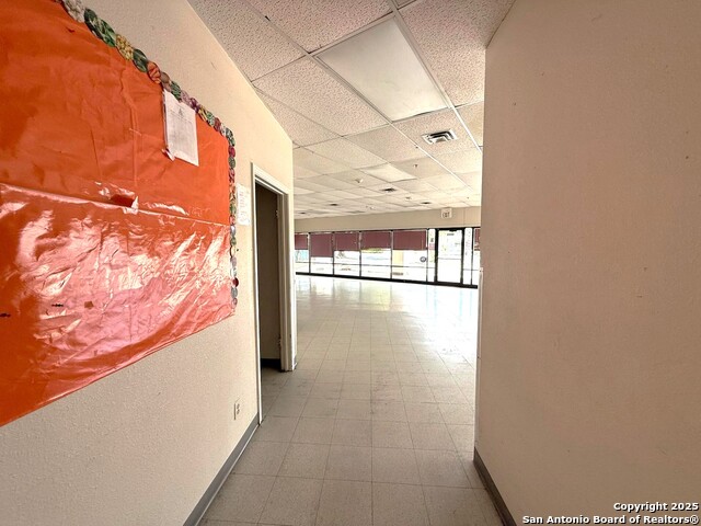 Listing photo id 28 for 8001 Midcrown