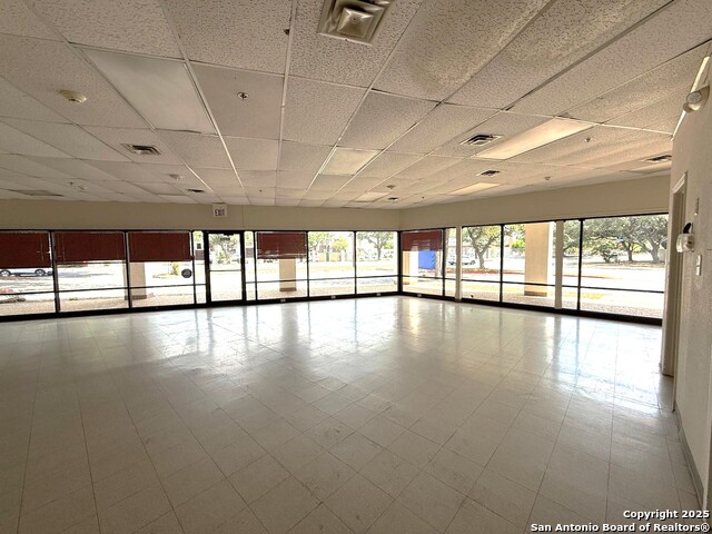 Listing photo id 29 for 8001 Midcrown