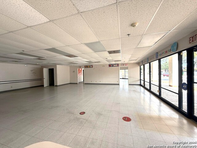 Listing photo id 30 for 8001 Midcrown