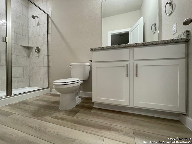 Image 17 of 20 For 21506 James Charles