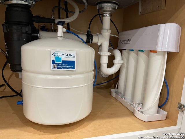 Image 19 of 20 For 21506 James Charles