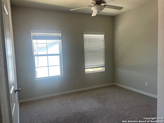 Image 14 of 37 For 8318 Runner Cove  101