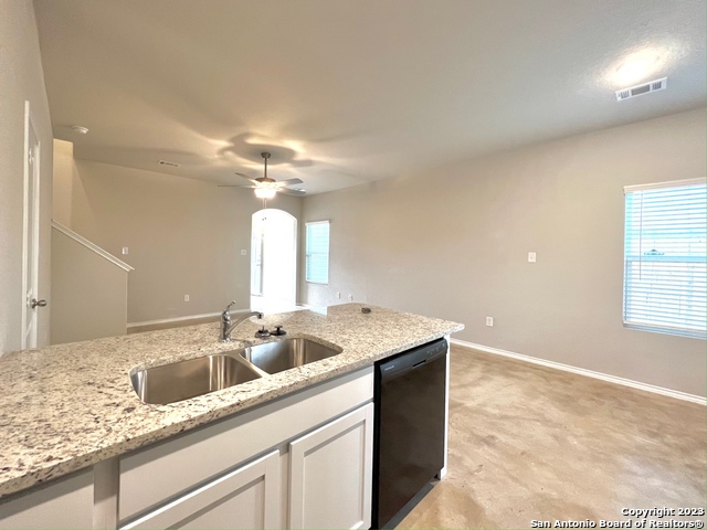 Listing photo id 7 for 7927 Dial Ike Dr  202