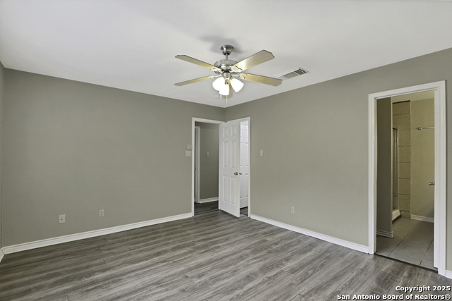 Image 17 of 20 For 9819 Jenson Pt