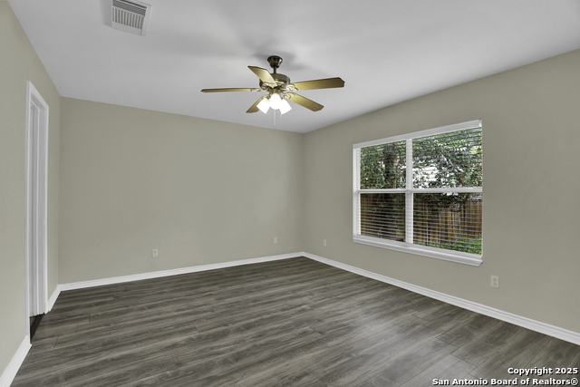 Image 18 of 20 For 9819 Jenson Pt