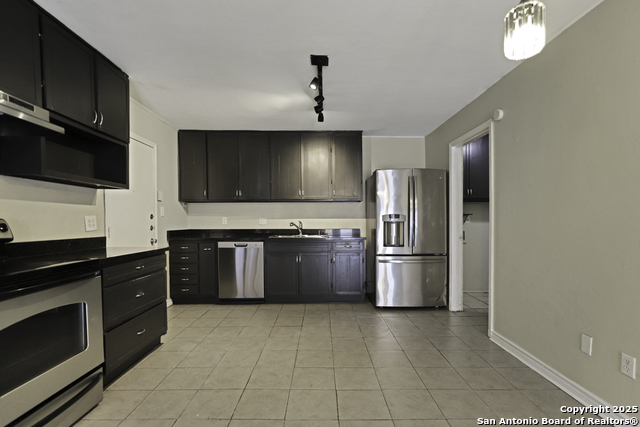 Image 6 of 20 For 9819 Jenson Pt