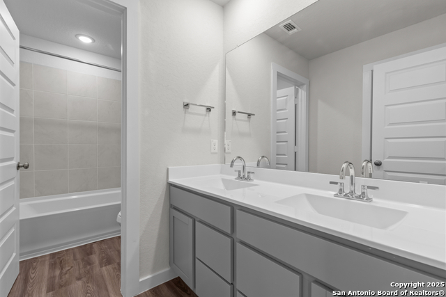 Image 20 of 21 For 15522 Doublecreek Dr