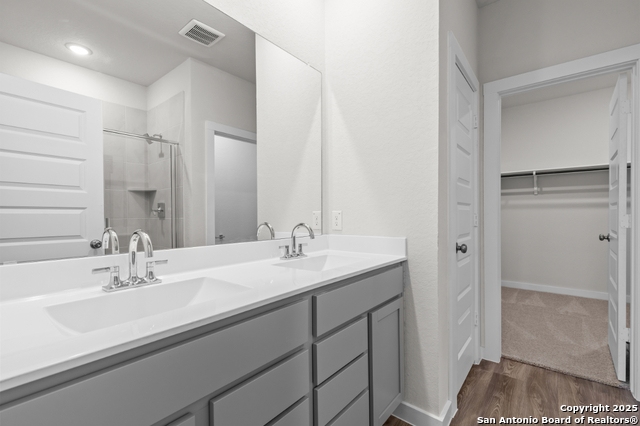 Image 6 of 21 For 15522 Doublecreek Dr