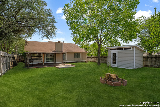 Listing photo id 8 for 824 Garden Meadow