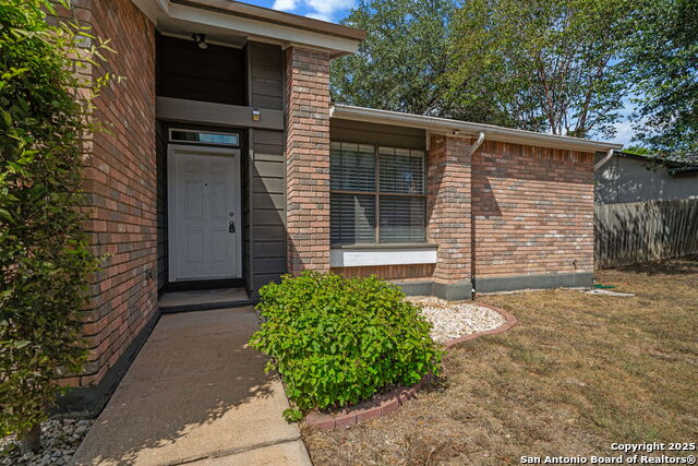 Listing photo id 10 for 824 Garden Meadow