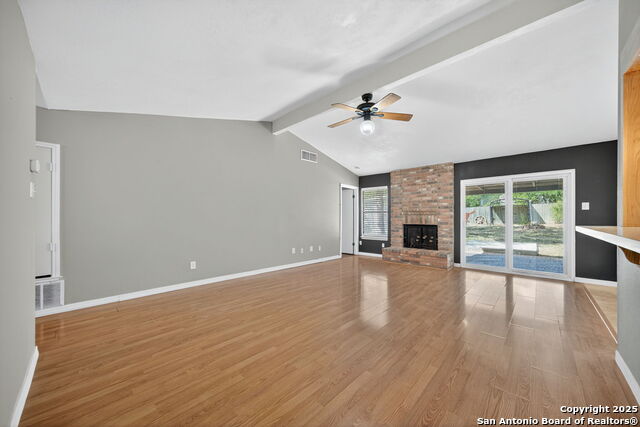 Listing photo id 14 for 824 Garden Meadow