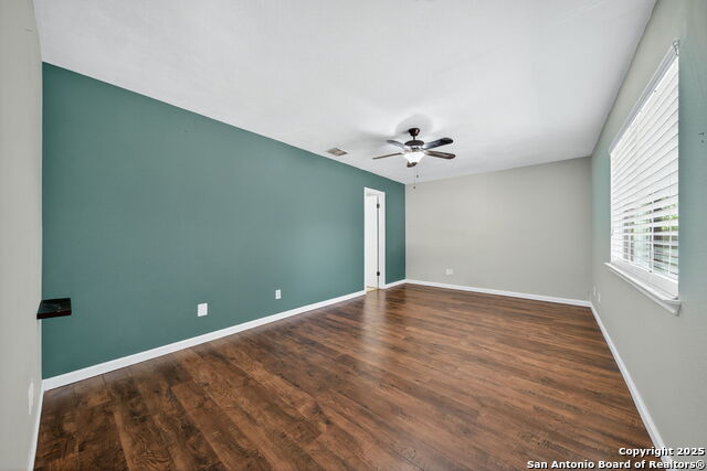 Listing photo id 21 for 824 Garden Meadow