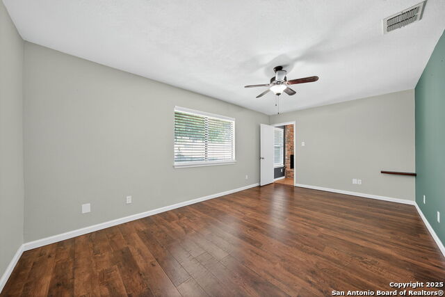 Listing photo id 22 for 824 Garden Meadow