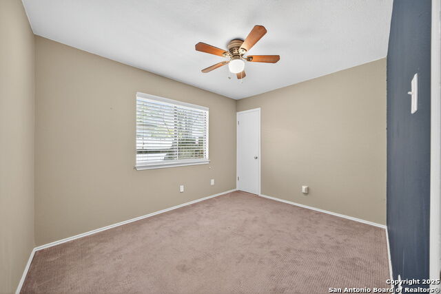 Listing photo id 25 for 824 Garden Meadow