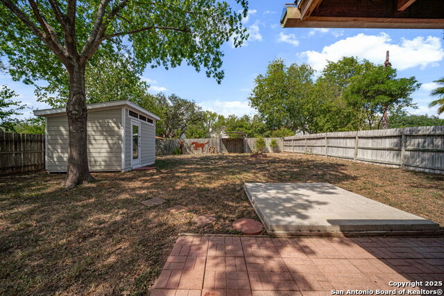 Listing photo id 29 for 824 Garden Meadow