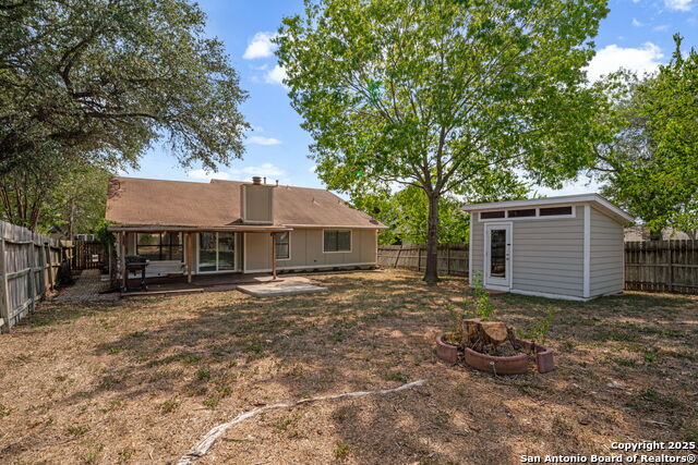 Listing photo id 30 for 824 Garden Meadow