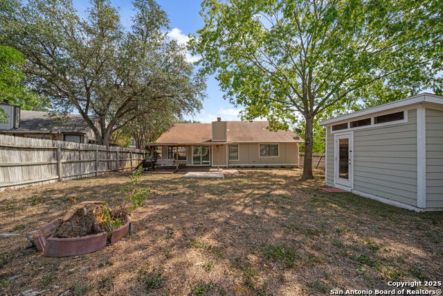 Listing photo id 31 for 824 Garden Meadow