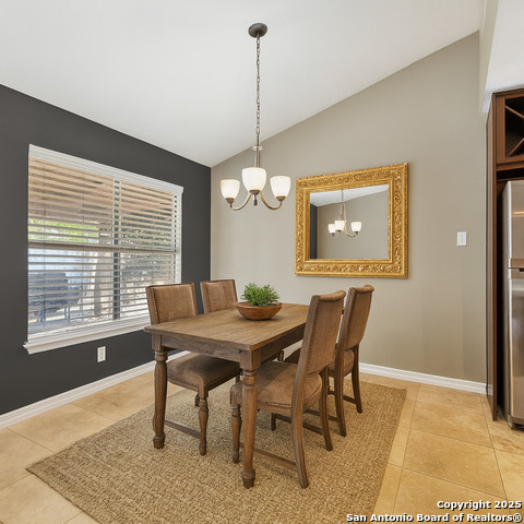 Listing photo id 5 for 824 Garden Meadow