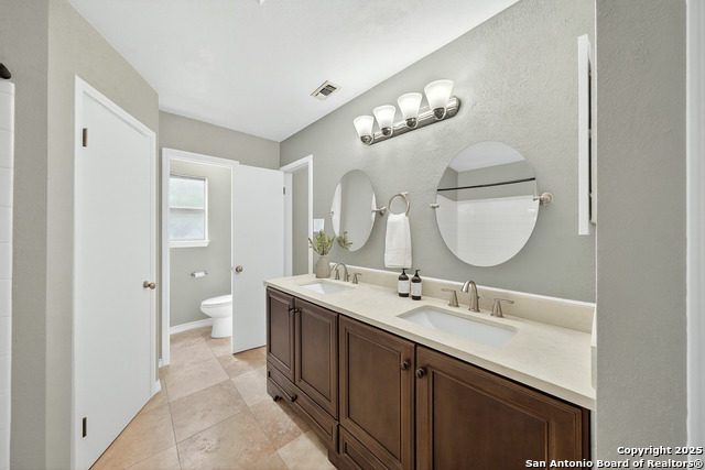 Listing photo id 7 for 824 Garden Meadow
