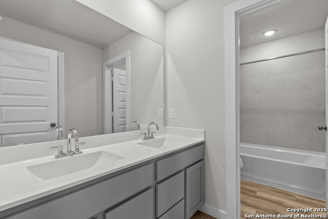 Image 10 of 17 For 15550 Doublecreek Dr