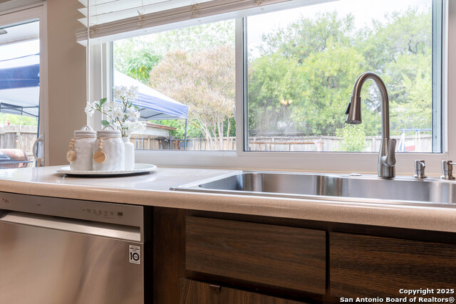 Image 12 of 29 For 6635 Spring Hollow